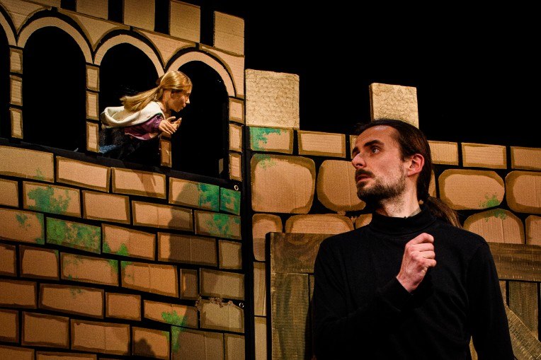 &copy; K&uuml;nstler