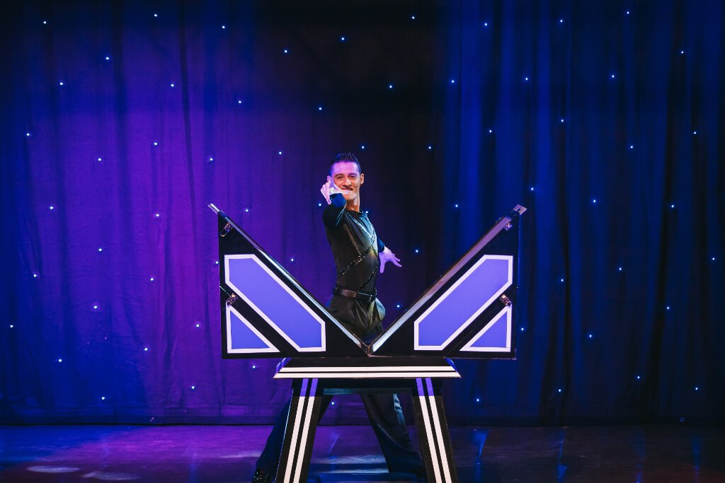 &copy; Felix Jenzowsky