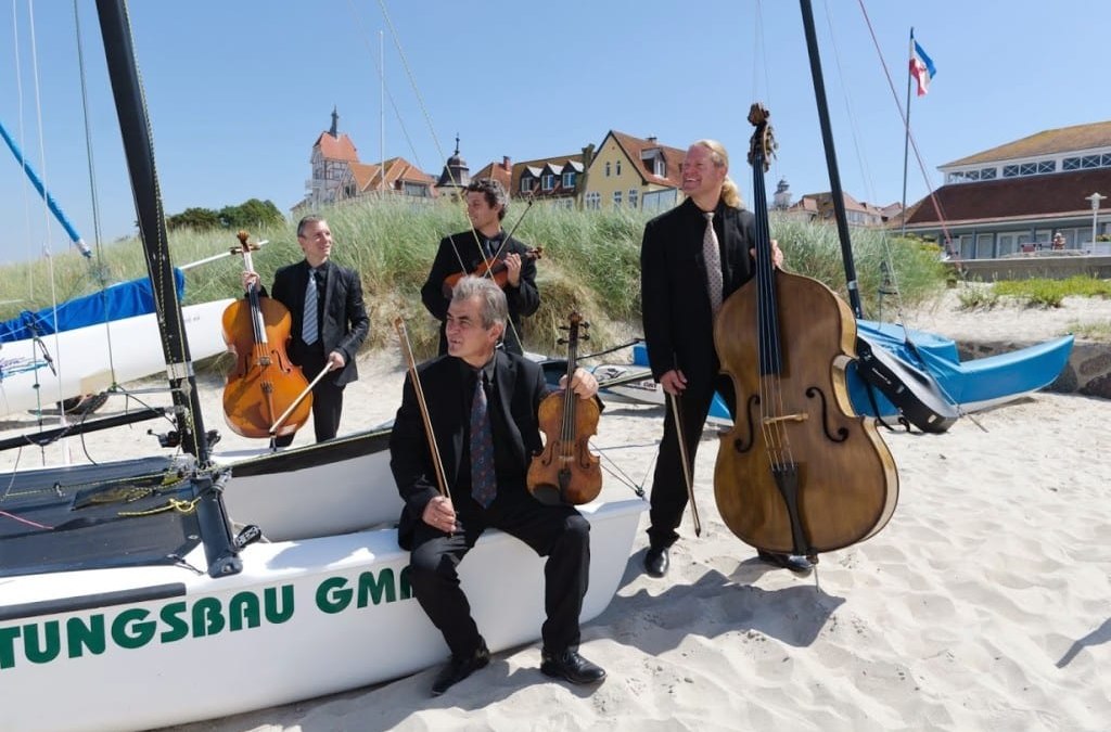 Bartosz Chrzescijanek, Ovidius David, Ekkehardt Walther, Michael Brzoska, © https://www.kunsthalle-kuehlungsborn.de/event/rossini-strings-2025/