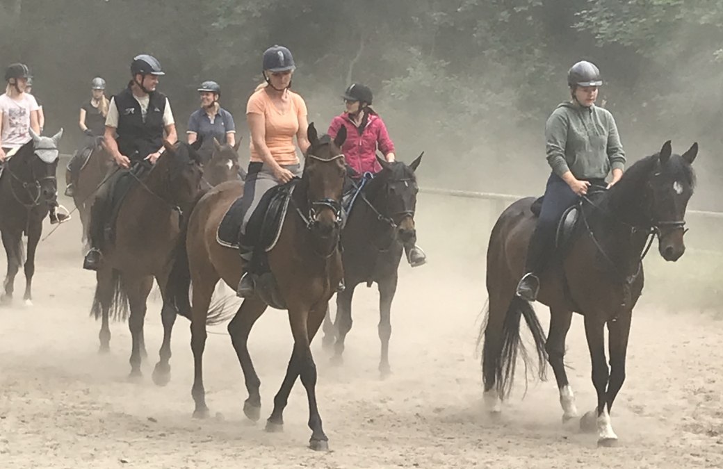 Formation before the ride to Bömitz, © Karoline Görs