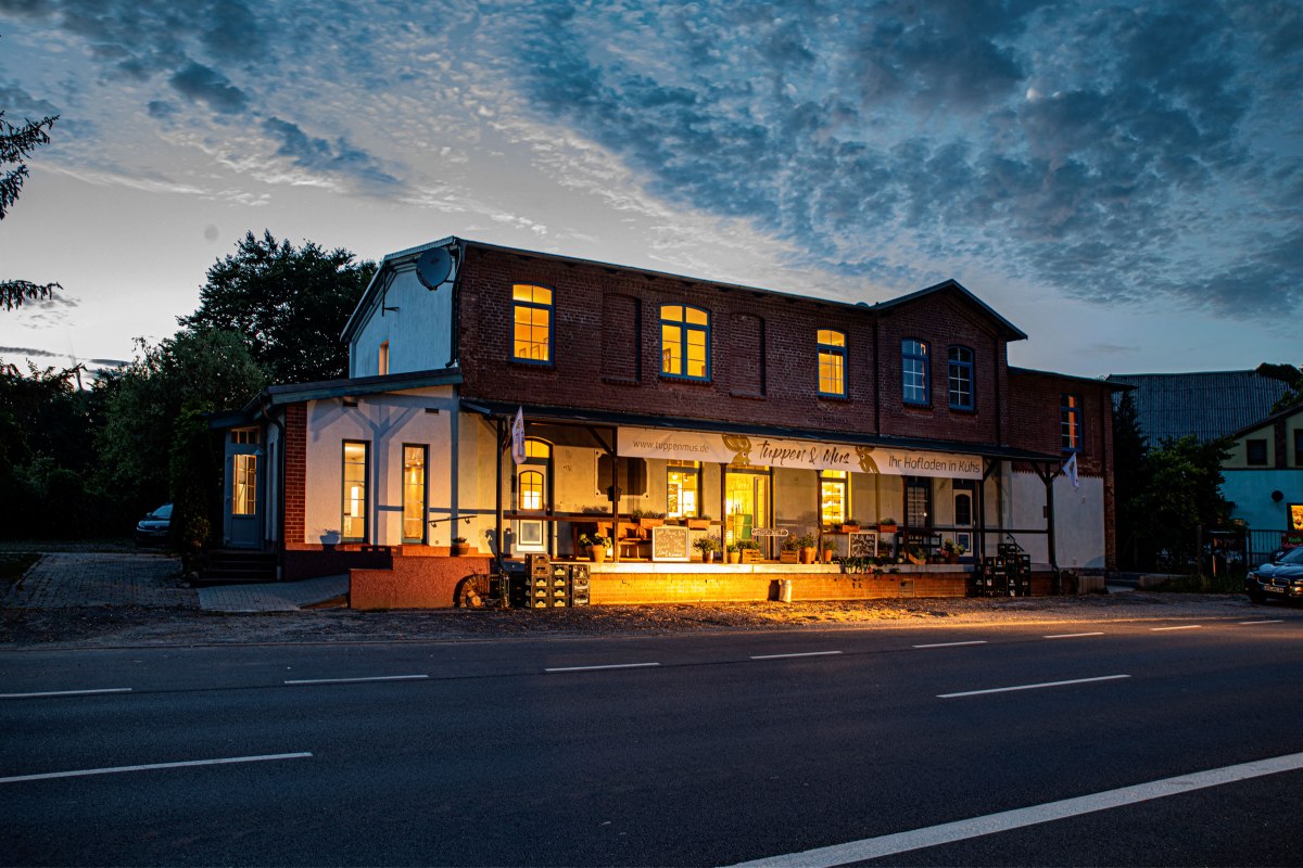 Tuppen un Mus directly on the B 103 in Kuhs, &copy; Thomas Paulus