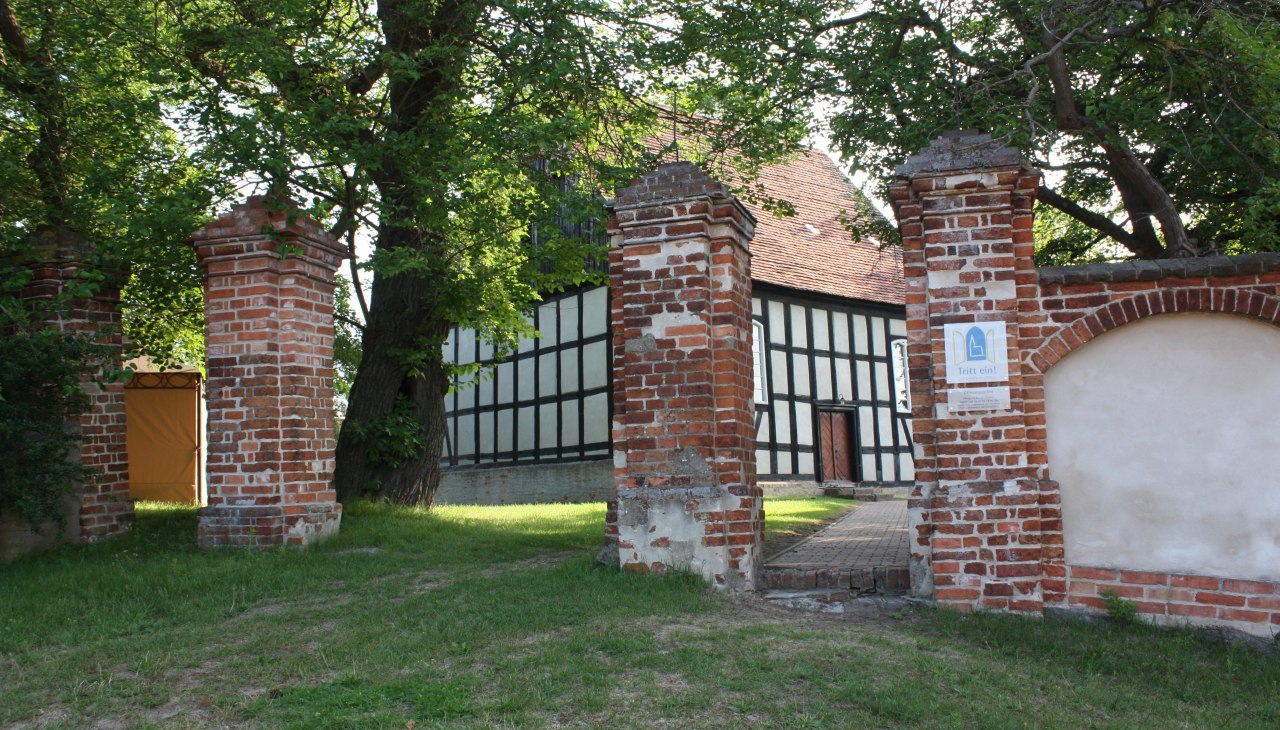 Priepert Kirche, &copy; Amt Mecklenburgische Kleinseenplatte