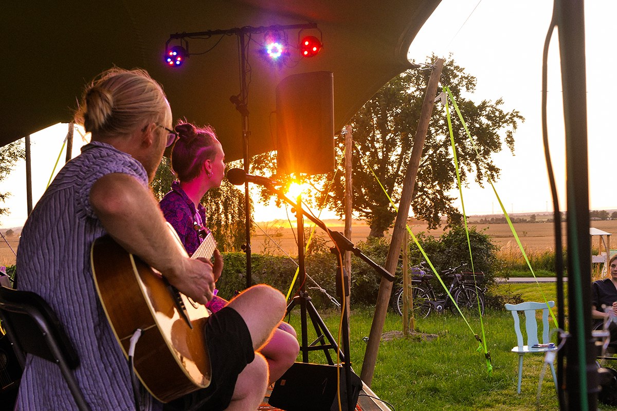 Concert bij zonsondergang // &copy; Kulturhof Letschow e.V.