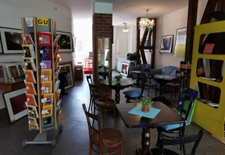 Reading, exhibition and caf&eacute; area // &copy; nADA Autorenverlag