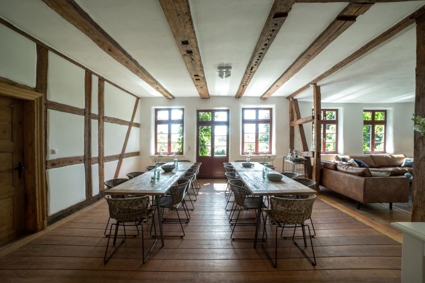 Gezellig samenzijn in de oude pastorie., © Linda Tuinier Hofman