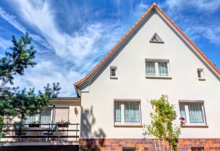 Au&szlig;enansicht G&auml;stehaus Sankt Nikolai in Parchim // &copy; Michel Lask
