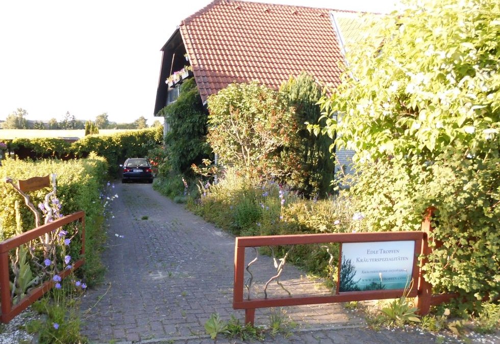 Producten in de boerderijwinkel, © Heike Voigt - Edle Tropfen Kräuterspezialitäten