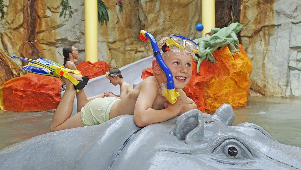 Water garden with waterfall, mini slide, water-spouting animals // © Mandy Knuth Water garden with waterfall, mini slide, water-spouting animals // © Mandy Knuth