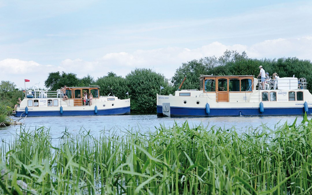 bootsfahrt-mit-einem-kormoran, © Ralf Schultheiss