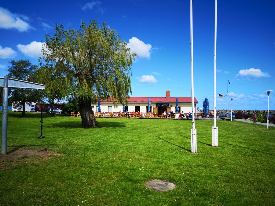 Restaurant en buitenruimte, © Paszehr