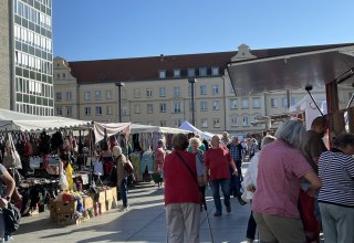 Wochenmarkt auf dem Markplatz // © Vier-Tore-Stadt Neubrandenburg Wochenmarkt auf dem Markplatz // © Vier-Tore-Stadt Neubrandenburg