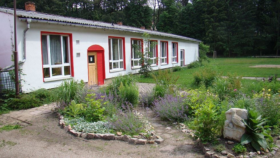 4 vijfpersoonsappartementen met douche/WC en verzorgerskamer // &copy; Bauspielplatz Schwerin e.V.