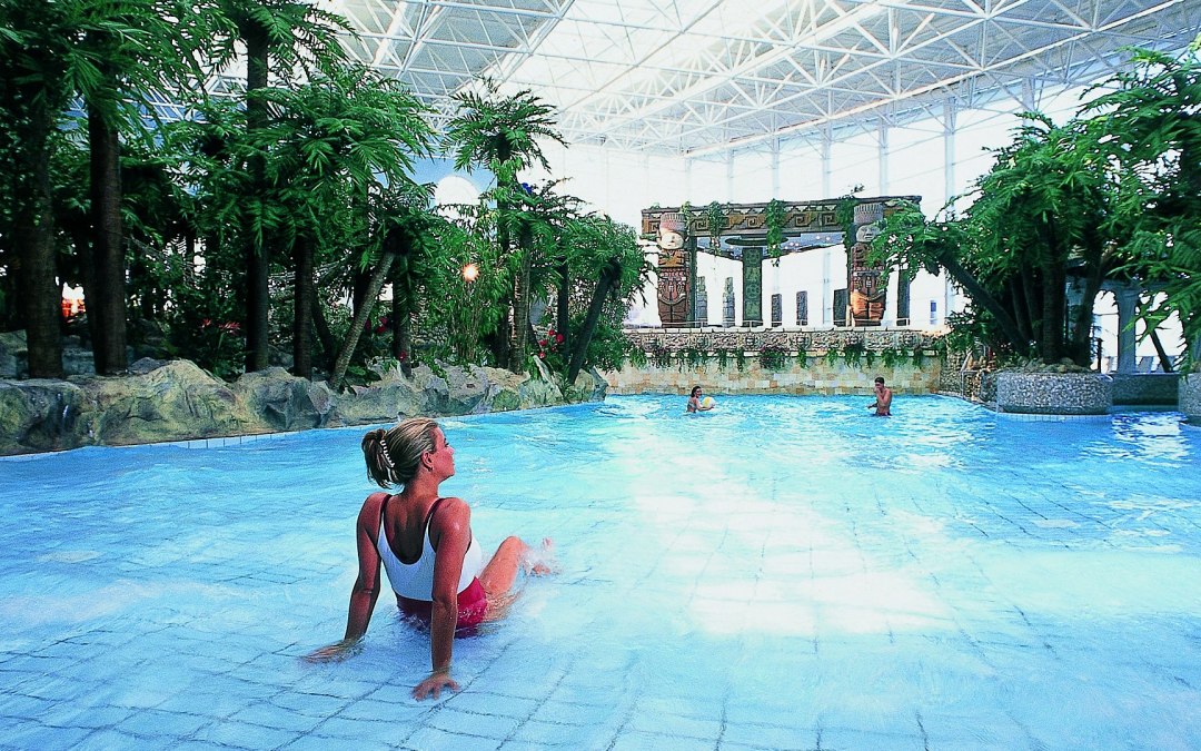 Het golfslagbad, een van de vele verschillende waterattracties, © HanseDom Stralsund GmbH