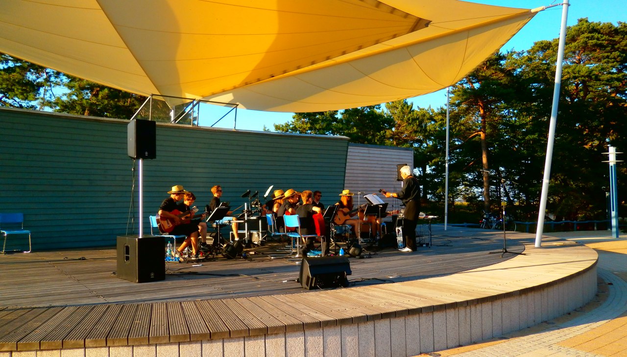 Concert met "Hei&szlig;e Dr&auml;hte on Tour, &copy; HeisseDraehteInZempinJPG