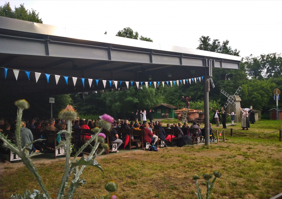 Auditorium en podium, &copy; Dar&szlig;er Festspiele e.V.