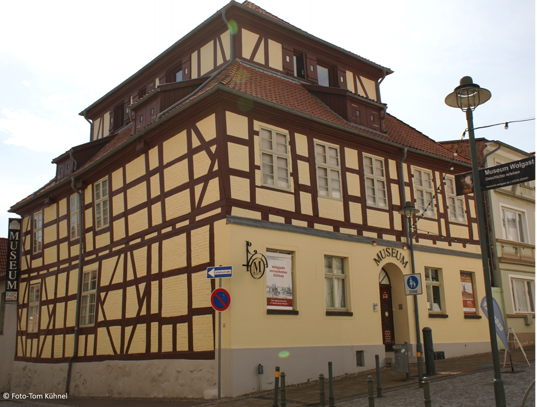 &copy; Museum.png
