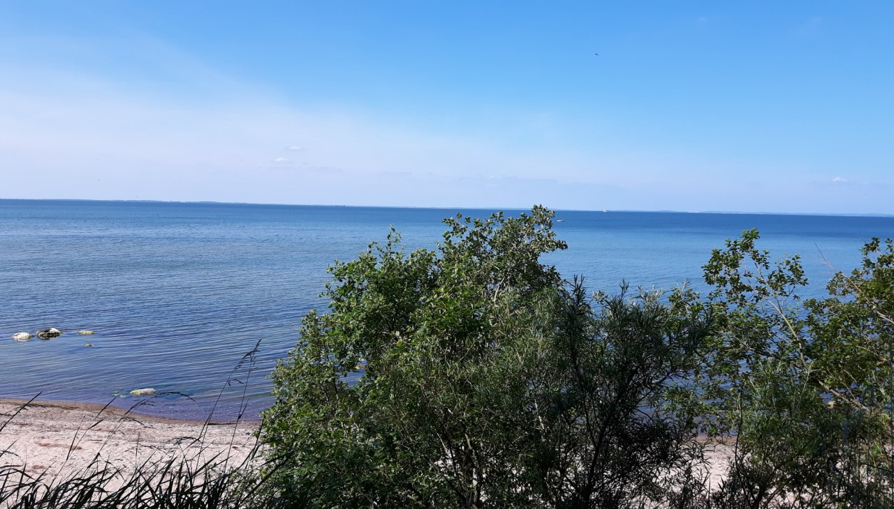 Zbieranie kamieni i muszli podczas podziwiania fantastycznego widoku na wyspę Rugia, © tvv-michaelis Zbieranie kamieni i muszli podczas podziwiania fantastycznego widoku na wyspę Rugia, © tvv-michaelis