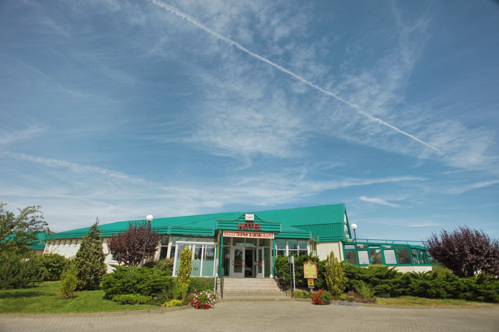 Hotel entrance, © @EHRINGHAUS Hotel entrance, © @EHRINGHAUS