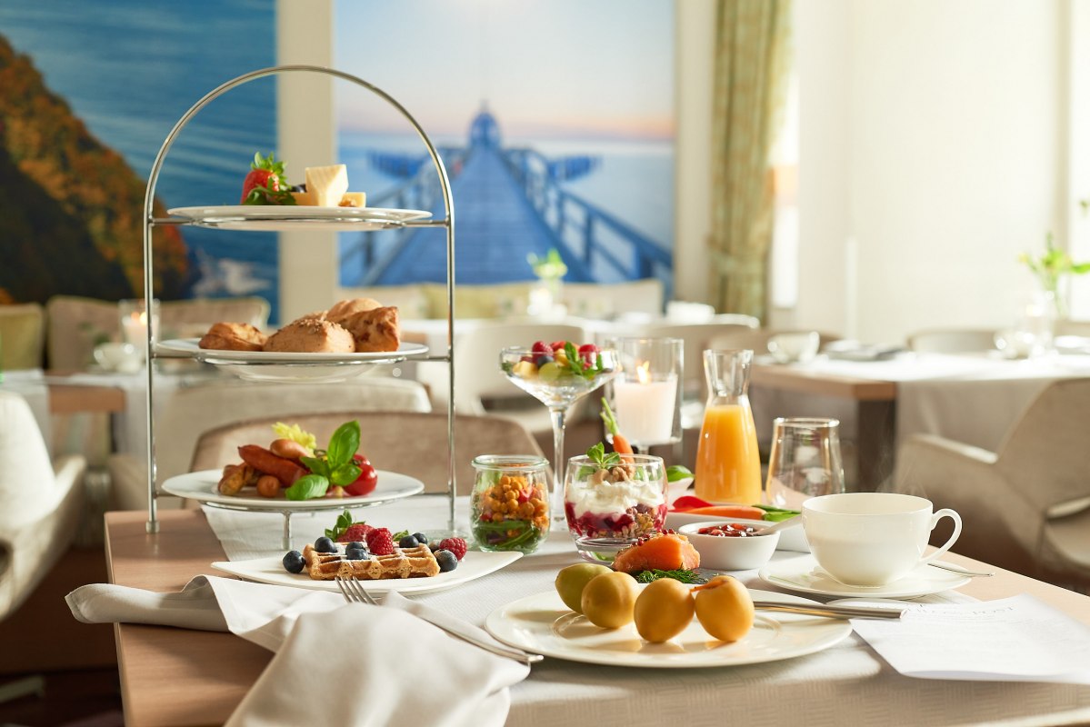 Śniadanie w Seeschloss Sellin // &copy; GbR Burwitz Pocha