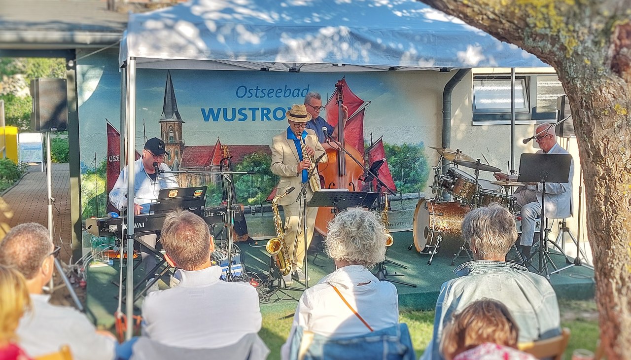 SwingingBlue_Foto_Kevin Schiemann_20240601_191018-01, © Kevin Schiemann / KVW Wustrow SwingingBlue_Foto_Kevin Schiemann_20240601_191018-01, © Kevin Schiemann / KVW Wustrow