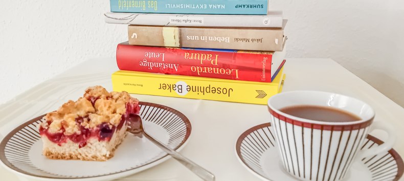 Sunday coffee & book, © Marlis Mlinski Sunday coffee & book, © Marlis Mlinski