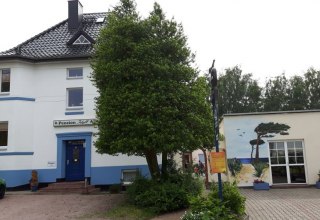 Exterior view of the Pension Idyll // &copy; B&auml;rbel Ahrens