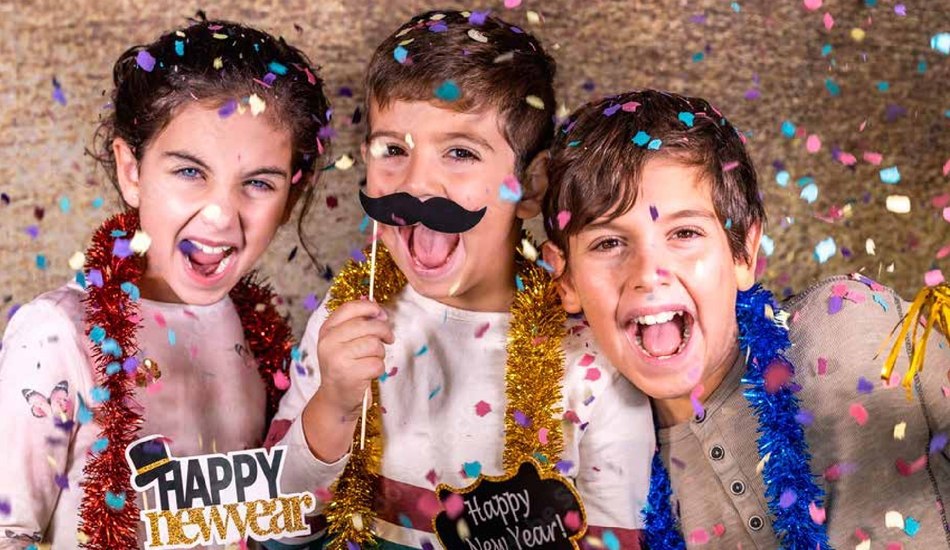 Kinder-Silvester, © adobestock/Victor