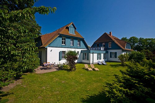 House by the reeds, &copy; adebar
