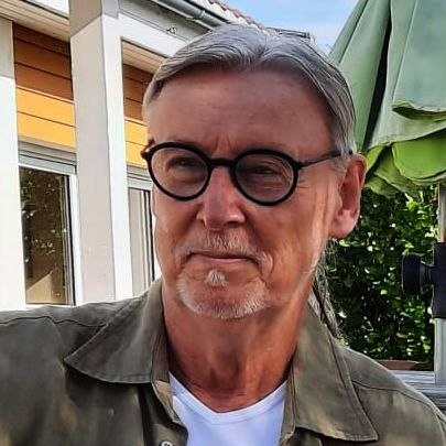 &copy; Manfred Wolfgram