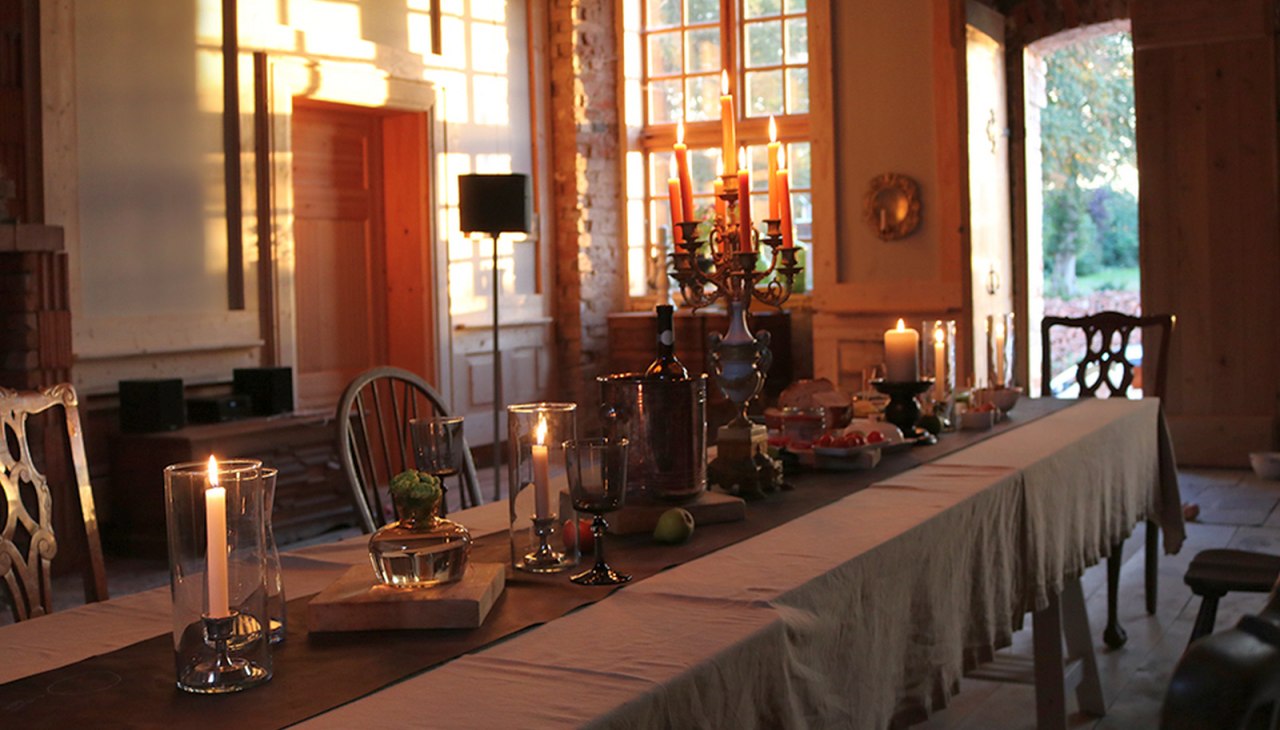 Country pleasure at Goldenbow manor house: feast and chat together with guests, &copy; Herrenhaus Goldenbow
