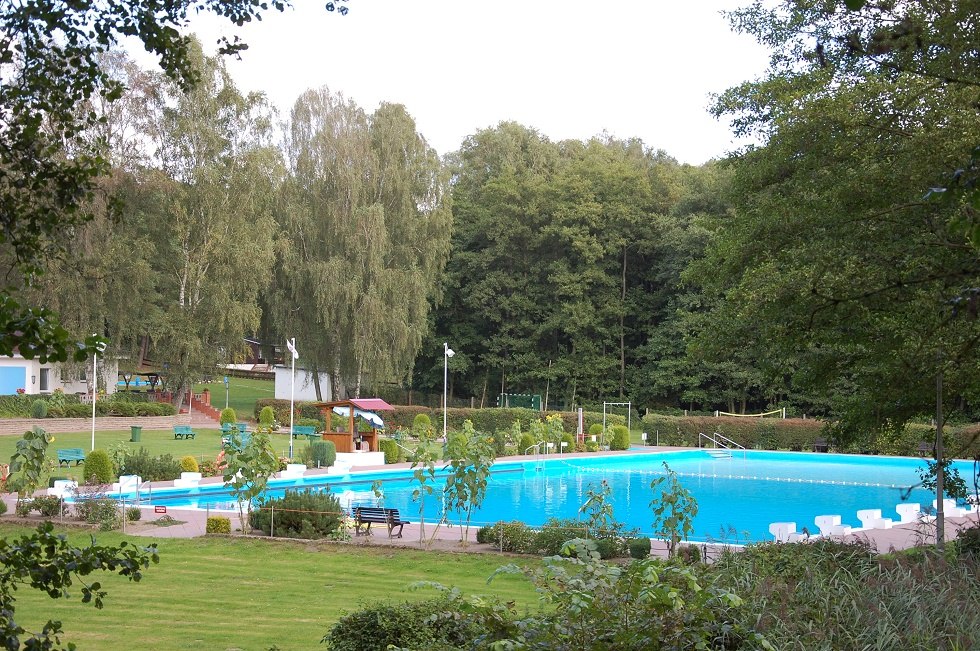 The Waldbad Vellahn is idyllically located in the forest. // &copy; Gabriele Skorupski