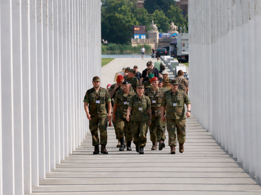 © Bundeswehr/KI bearbeitet © Bundeswehr/KI bearbeitet