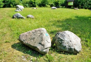 There are 32 boulders (currently) in the garden. There are numbers on the stones and a plaque tells you what kind of stone it is based on the number. // &copy; Wolfgang Mamat
