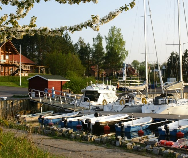 Ruhige und gut geschützte Liegeplätze für Ihr Boot // © Marina Neuhof/Schumacher Ruhige und gut geschützte Liegeplätze für Ihr Boot // © Marina Neuhof/Schumacher