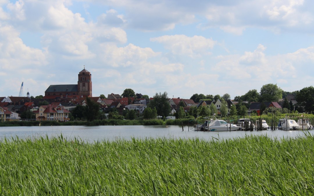Stadsgezicht Wolgast - Dreilindengrund aan de rivier de Peene, © tvv@bock.de