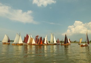 &copy; &copy; W.Dutz/A`hoop