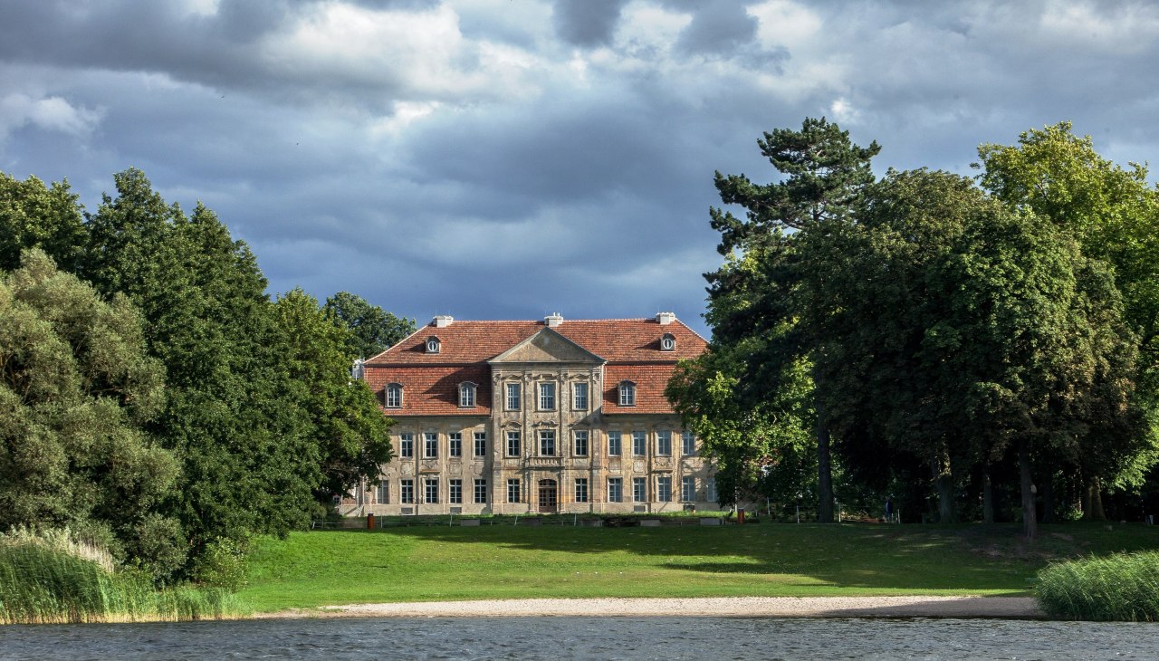 Beach in front of the castle, © A. Groh Beach in front of the castle, © A. Groh