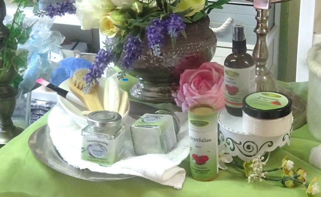 Treat yourself and your skin to this special care and feel the revitalizing effect on body and mind., © B. Ziolkowski Treat yourself and your skin to this special care and feel the revitalizing effect on body and mind., © B. Ziolkowski