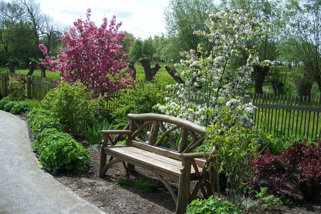 Garden bench in the parish garden, © Gerd Albrecht