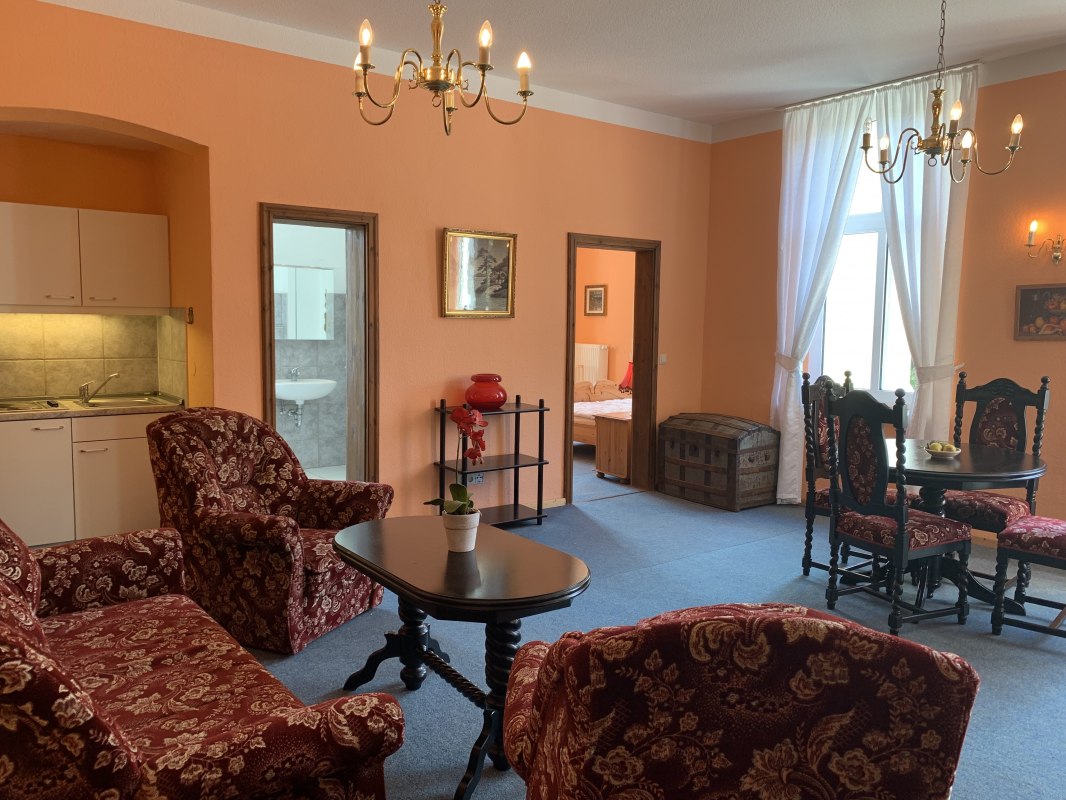 Gastenkamer in Kasteel Schmuggerow // &copy; Hellberg Domizil