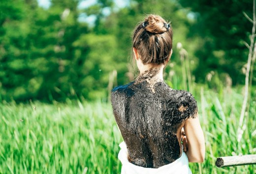 Bei rheumatische Erkrankungen k&ouml;nnen Moor-Anwendungen Linderung verschaffen // &copy; MV-T/H2F