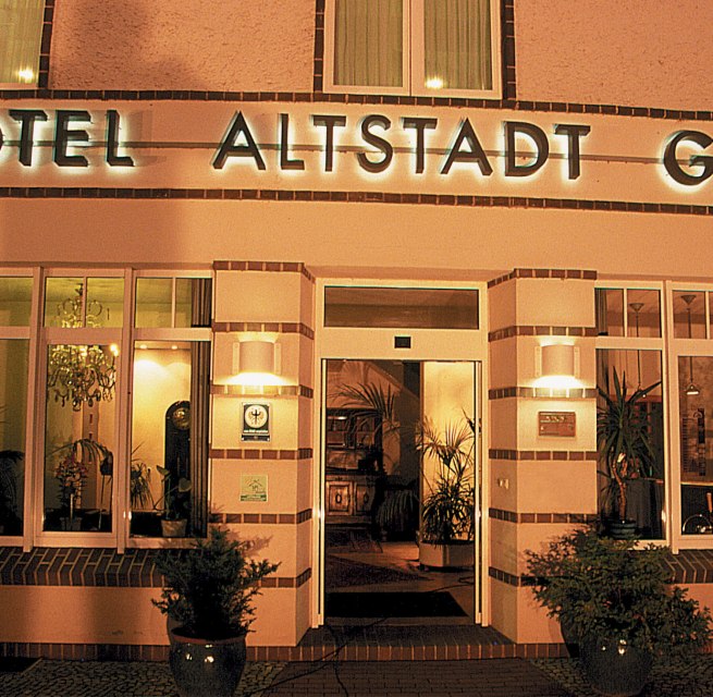 Buitenaanzicht van Ringhotel Altstadt // © Jan Hendrik Hertzsch Buitenaanzicht van Ringhotel Altstadt // © Jan Hendrik Hertzsch