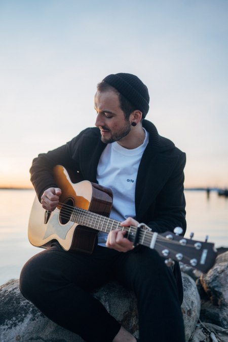 Singer-Songwriter David Beta · BLAUER MITTWOCH, © Viktoria Micheel Singer-Songwriter David Beta · BLAUER MITTWOCH, © Viktoria Micheel