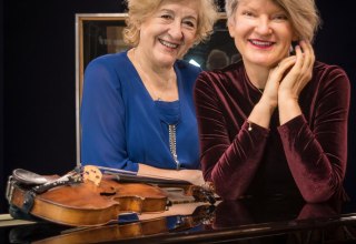 &copy; Dora de Marinis