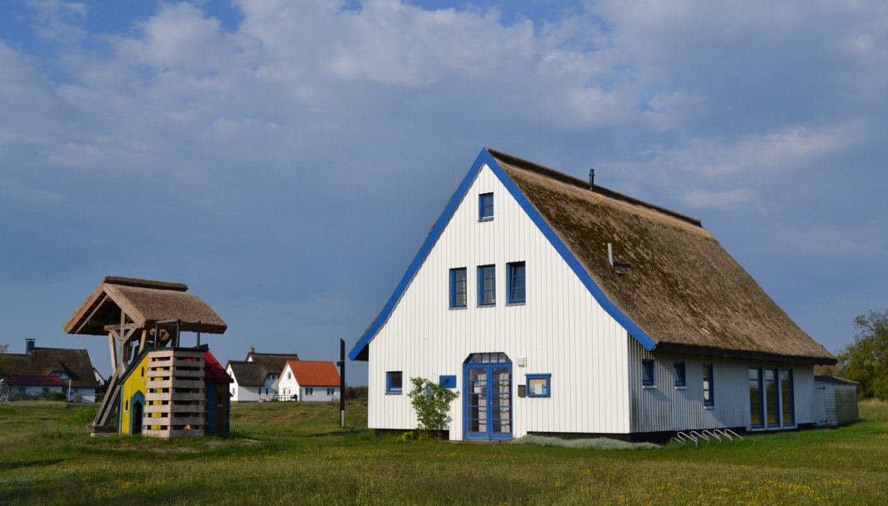 The "Uns Tauflucht" parish hall in Neuendorf, © Hiddenseer Hafen- und Kurbetrieb