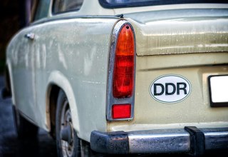 Honeckers Leibw&auml;chter erz&auml;hlt.. 2026 // &copy; van der Valk Naturresort Drewitz