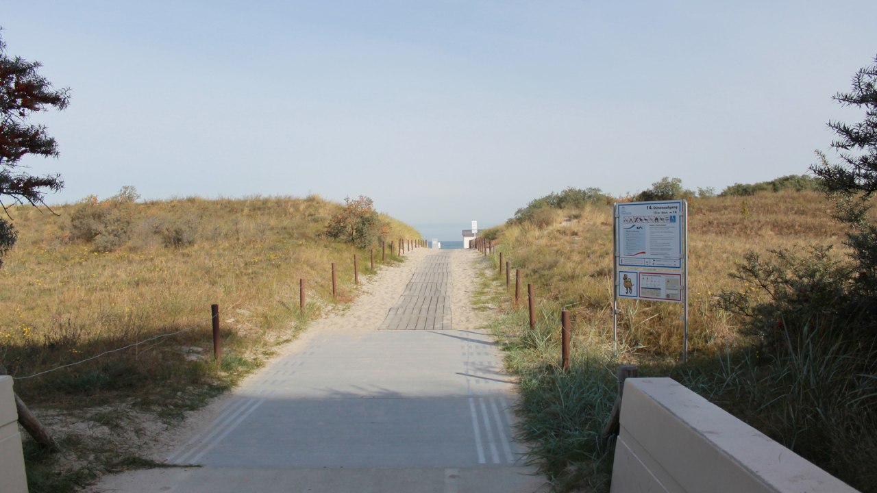 Accessible beach access 14 in Warnem&uuml;nde // &copy; TZRW