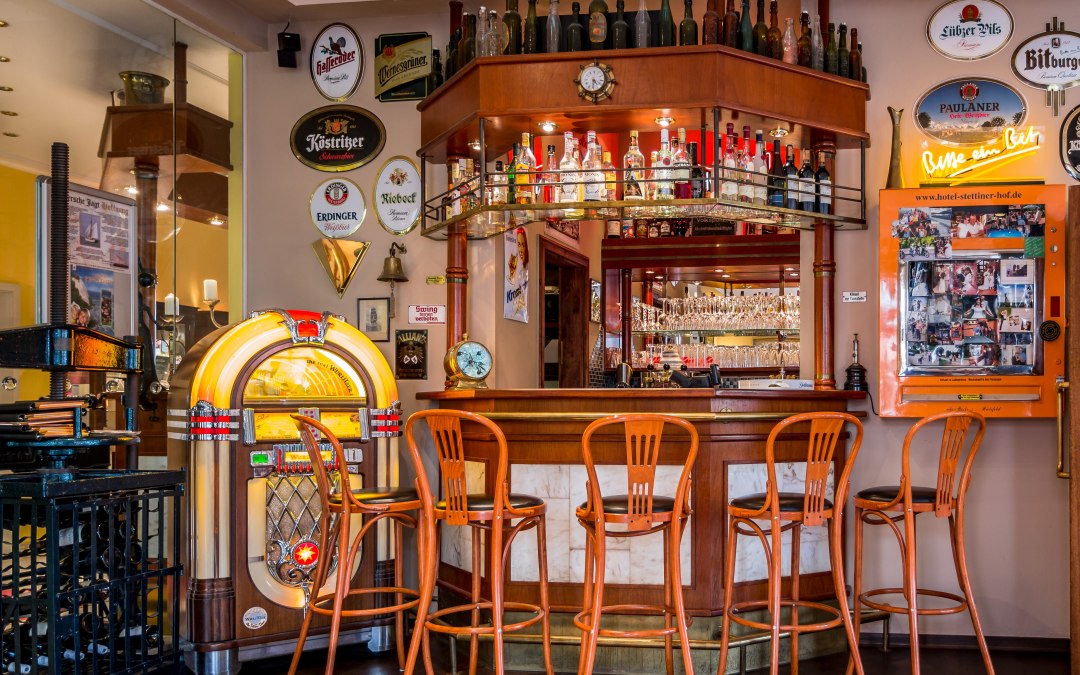 Sluit de avond af in een gezellige sfeer in de bar, © Stettiner Hof