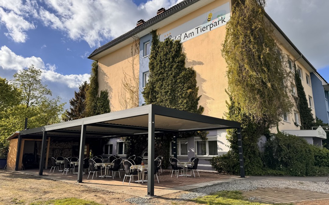 Terras met uitzicht naar buiten, © Hotel_Am_Tierpark_J.Hertzsch