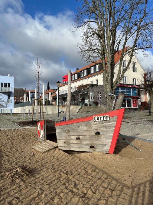 Statek do zabawy na moście obrotowym, © Kultur- und Sportring e.V.